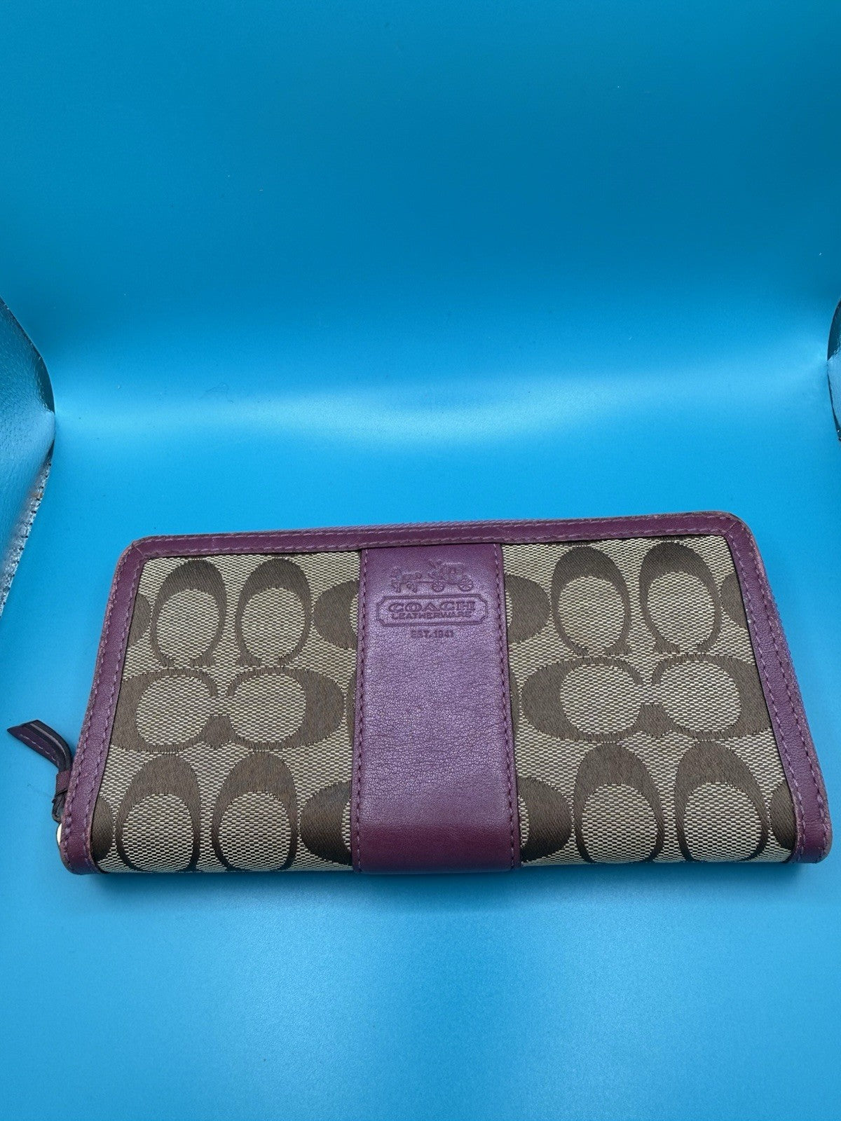 Coach Signature StripeAccordion Zip Wallet in Khaki/ Magenta0