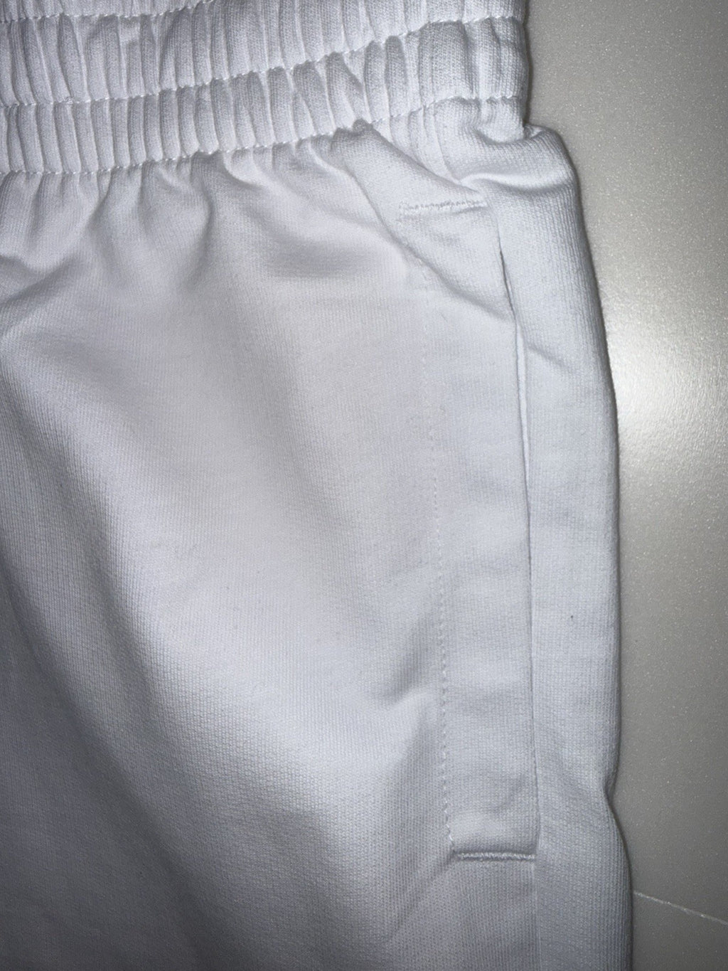 EA7 Emporio Armani Men's White Bermuda Shorts XS Drawstring Pockets4