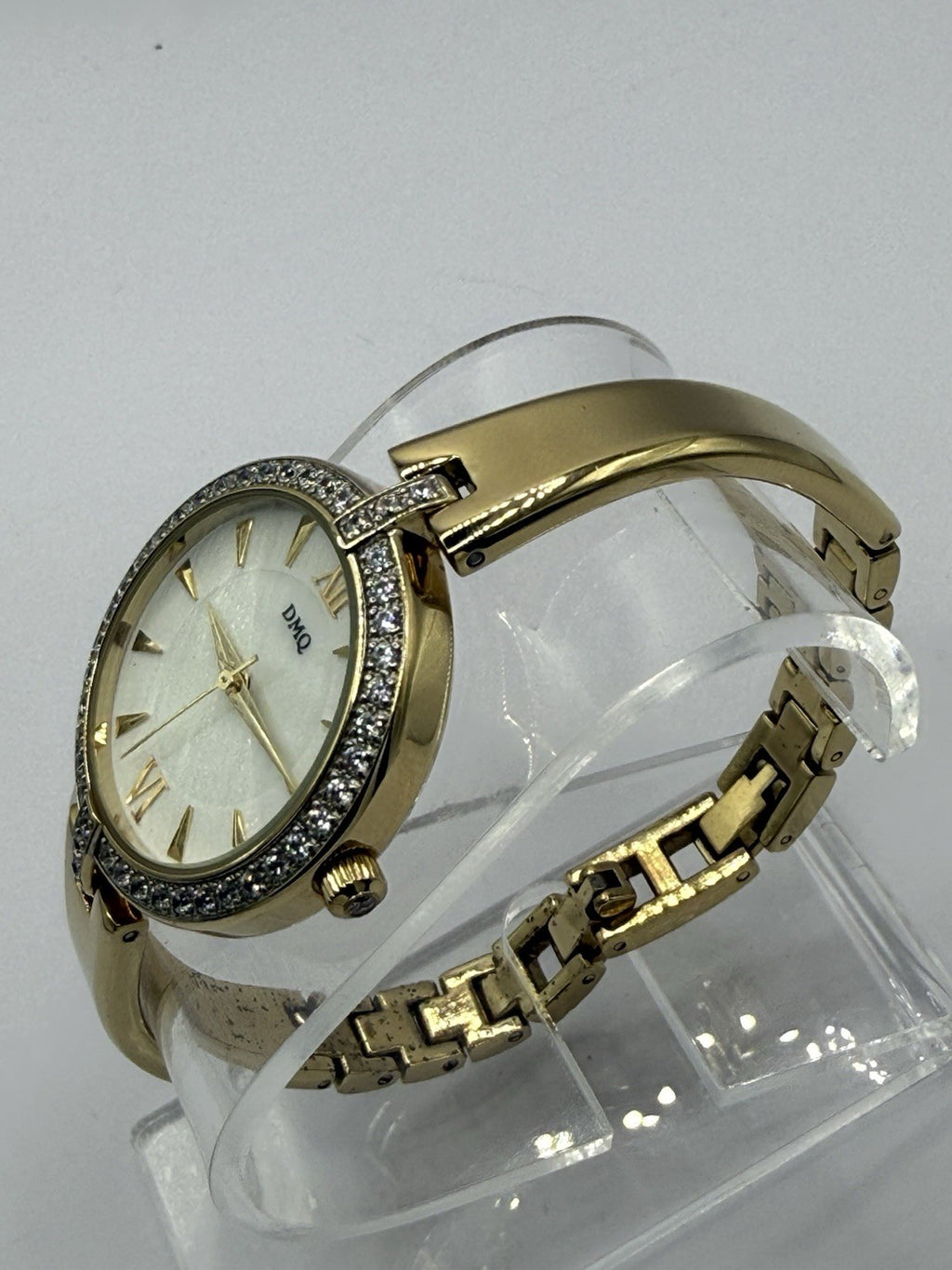 DMQ Women's Quartz Analogue Dress Watch White Dial Gemmed Bezel Bracelet Box1