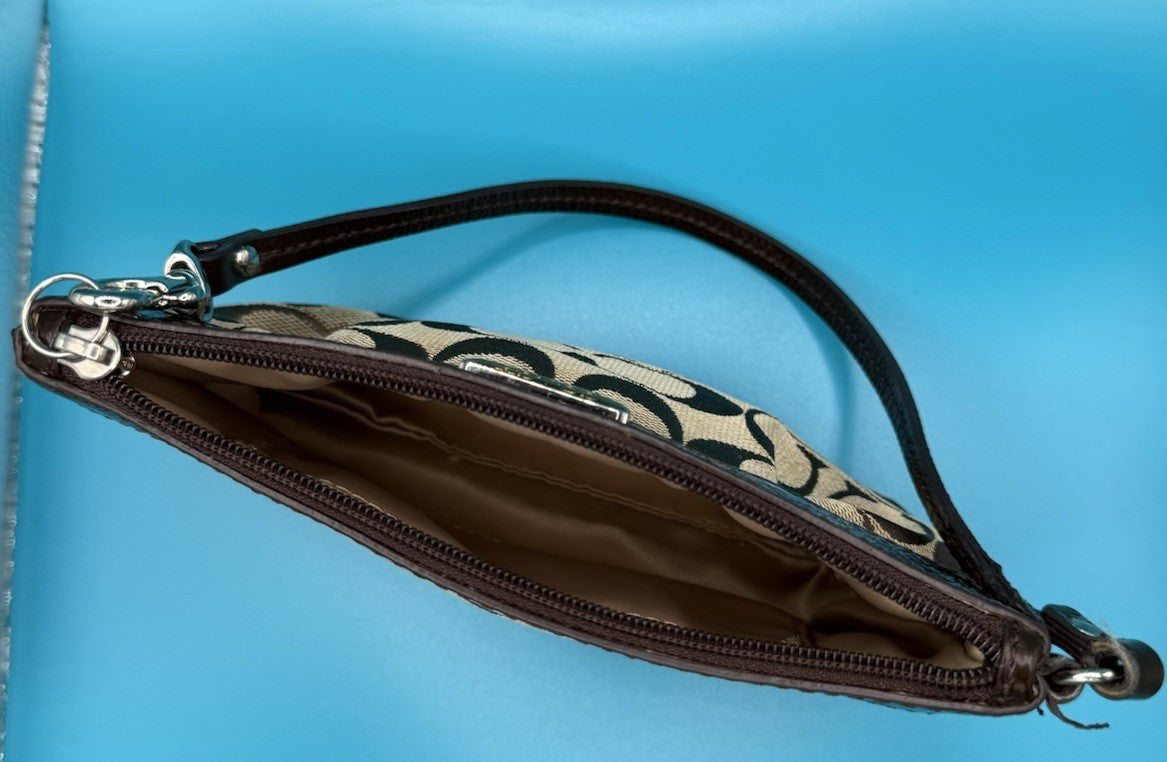 Coach Signature Logo Canvas & Leather Women’s Wristlet Wallet Zip, Credit Card10