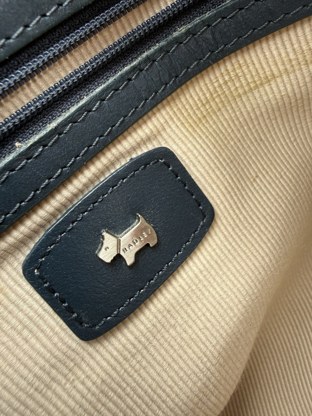 Radley Grey Pebbled Leather Medium Shoulder Bag Zip Top Scottie Dog Charm9