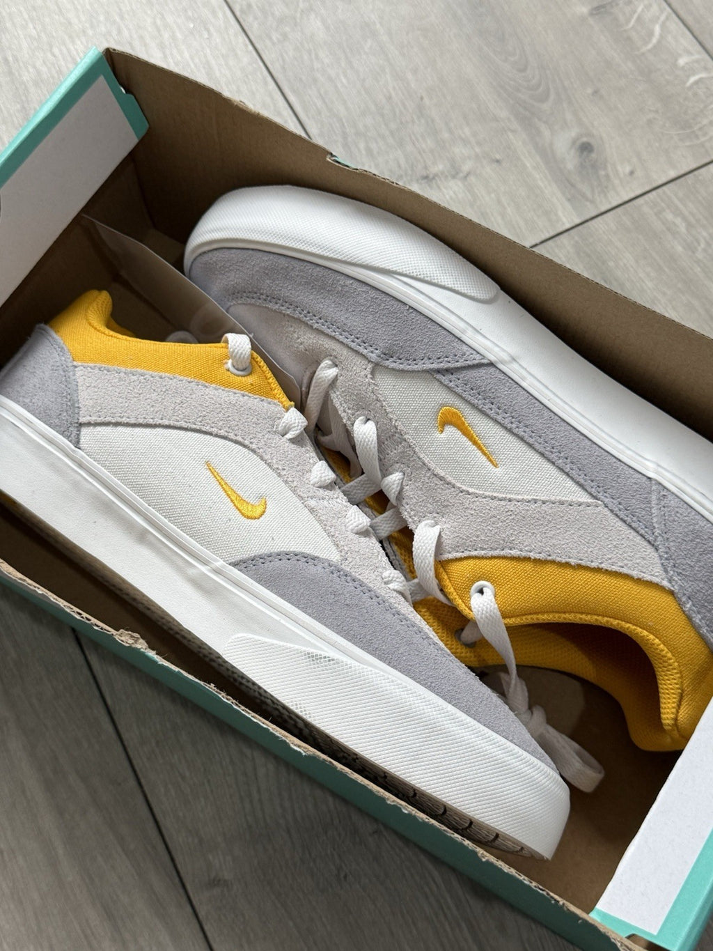 Nike SB Malor (GS) Platinum Tint/University Gold Size UK 5.50