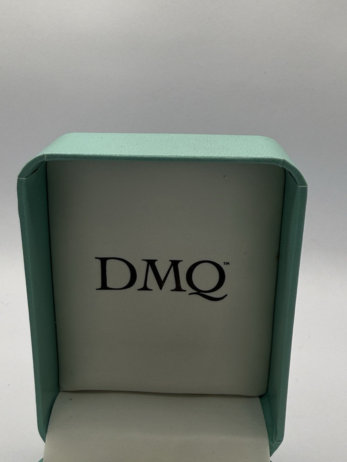 DMQ Women's Quartz Analogue Dress Watch White Dial Gemmed Bezel Bracelet Box5