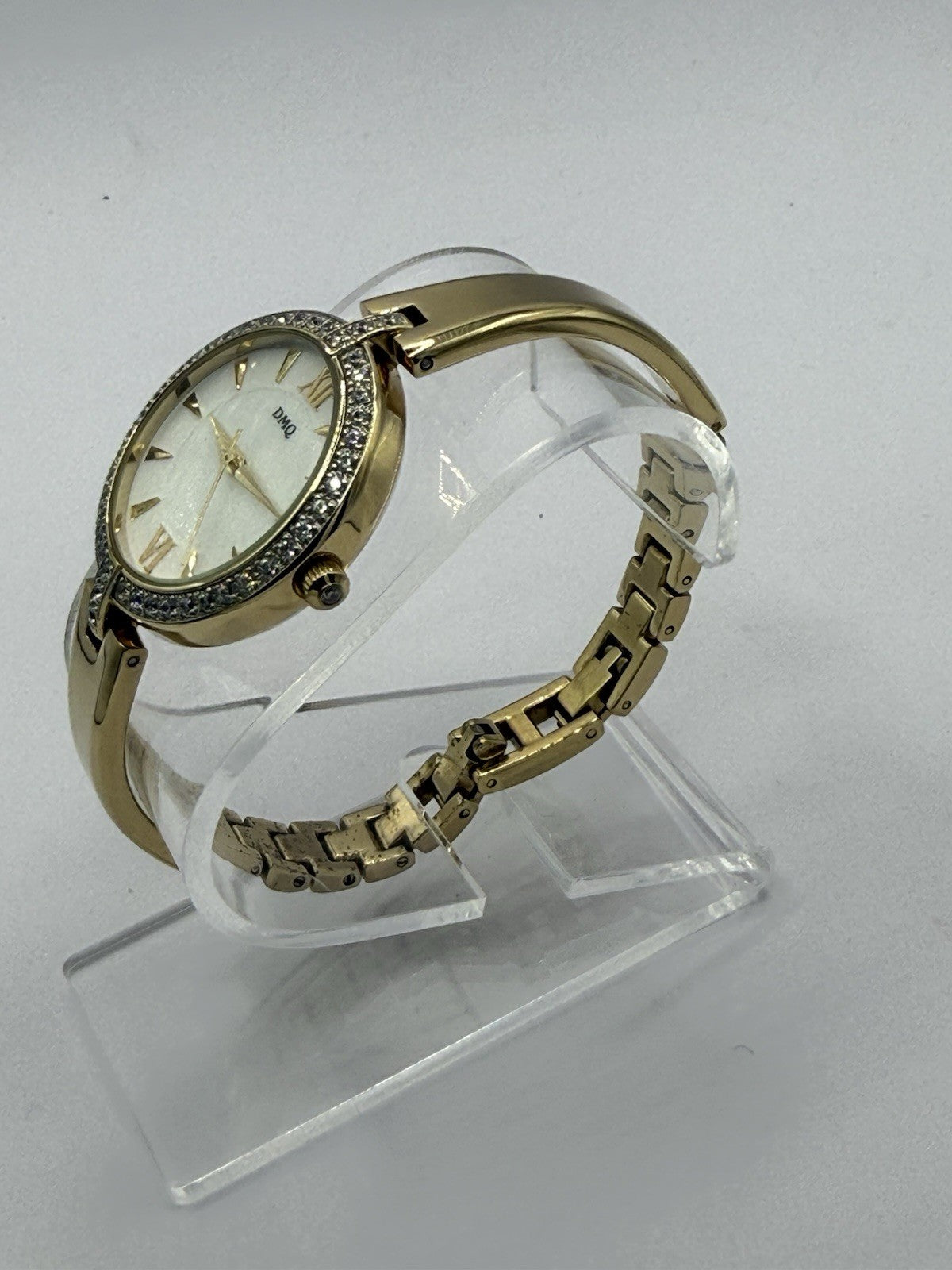 DMQ Women's Quartz Analogue Dress Watch White Dial Gemmed Bezel Bracelet Box2