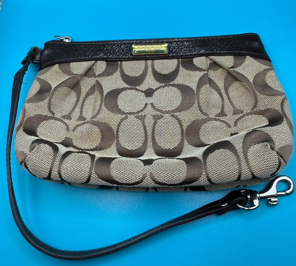 Coach Signature Logo Canvas & Leather Women’s Wristlet Wallet Zip, Credit Card7