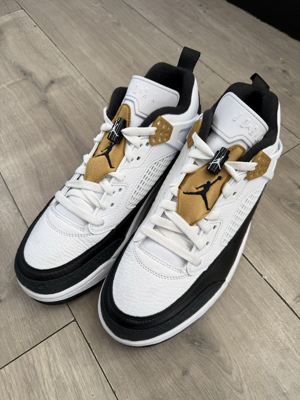 Jordan Spizike Low White Black Metallic Gold Size UK 9.52