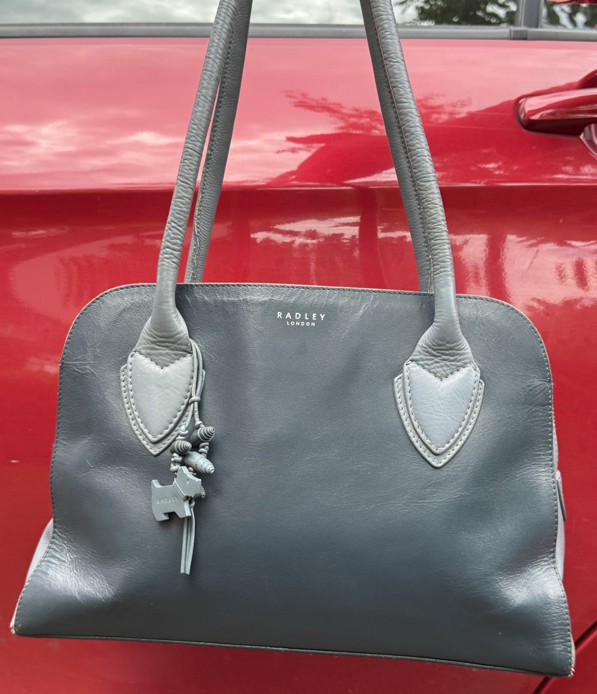 Radley Grey Pebbled Leather Medium Shoulder Bag Zip Top Scottie Dog Charm0