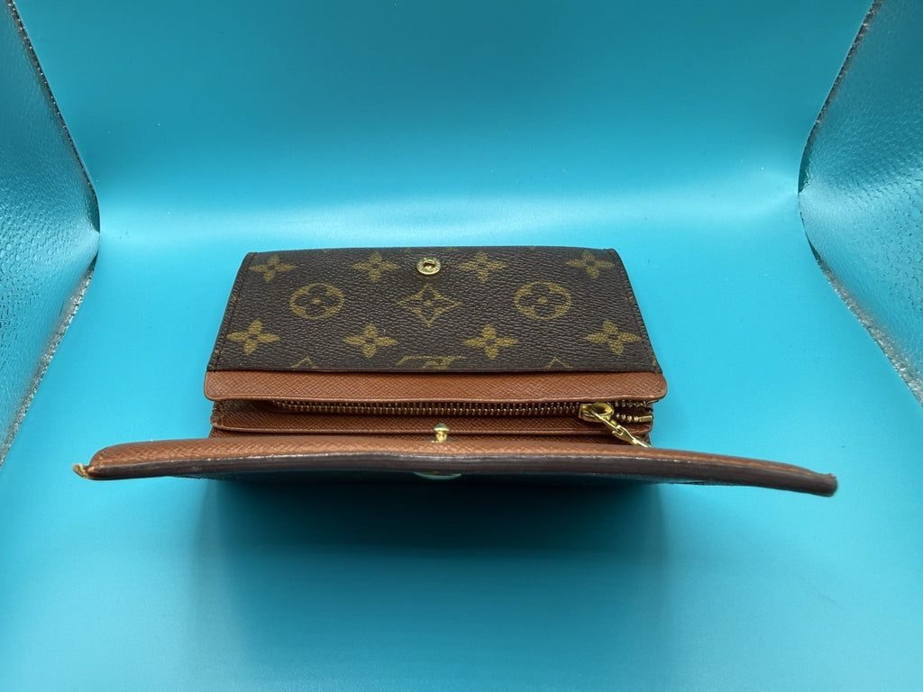 Louis Vuitton Monogram Women's Wallet5