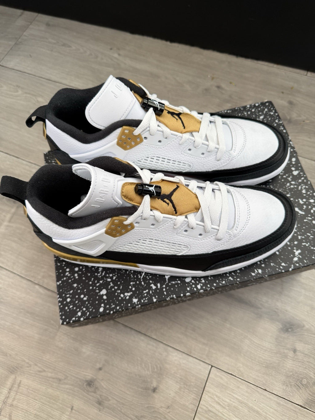 Jordan Spizike Low White Black Metallic Gold Size UK 9.54