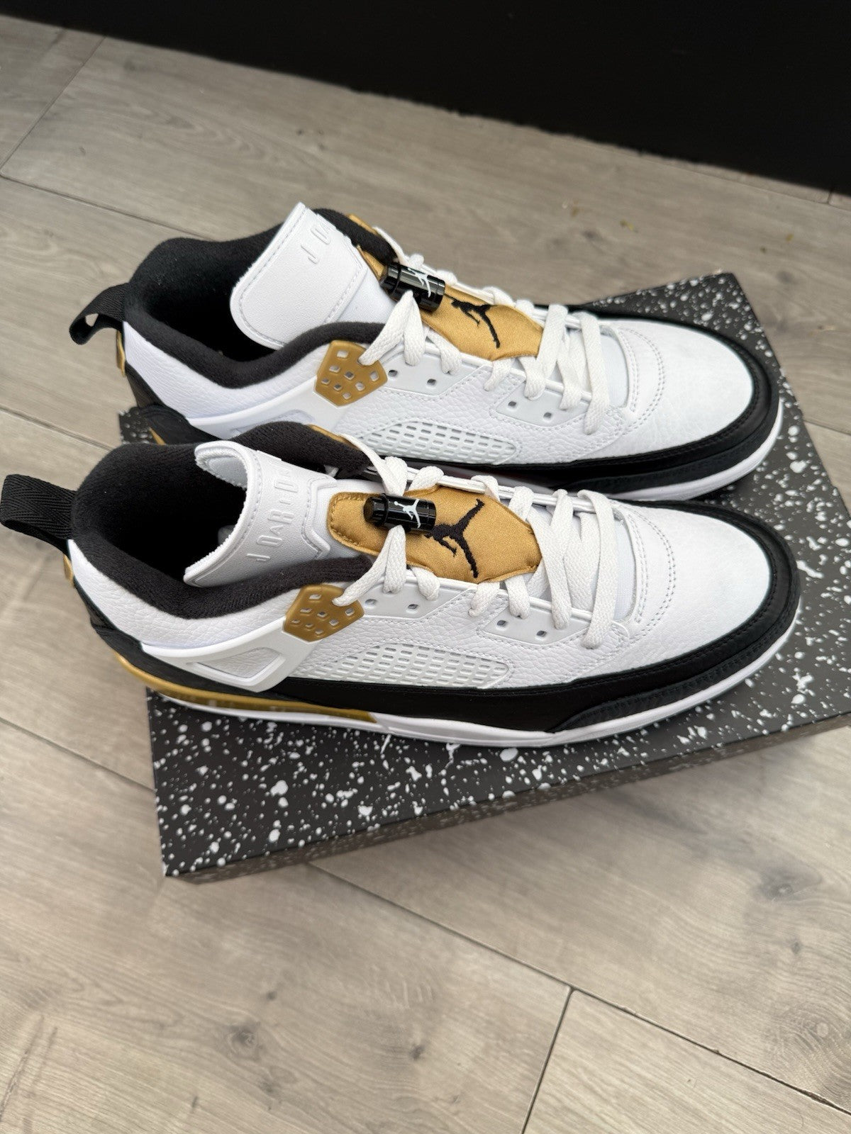 Jordan Spizike Low White Black Metallic Gold Size UK 9.54