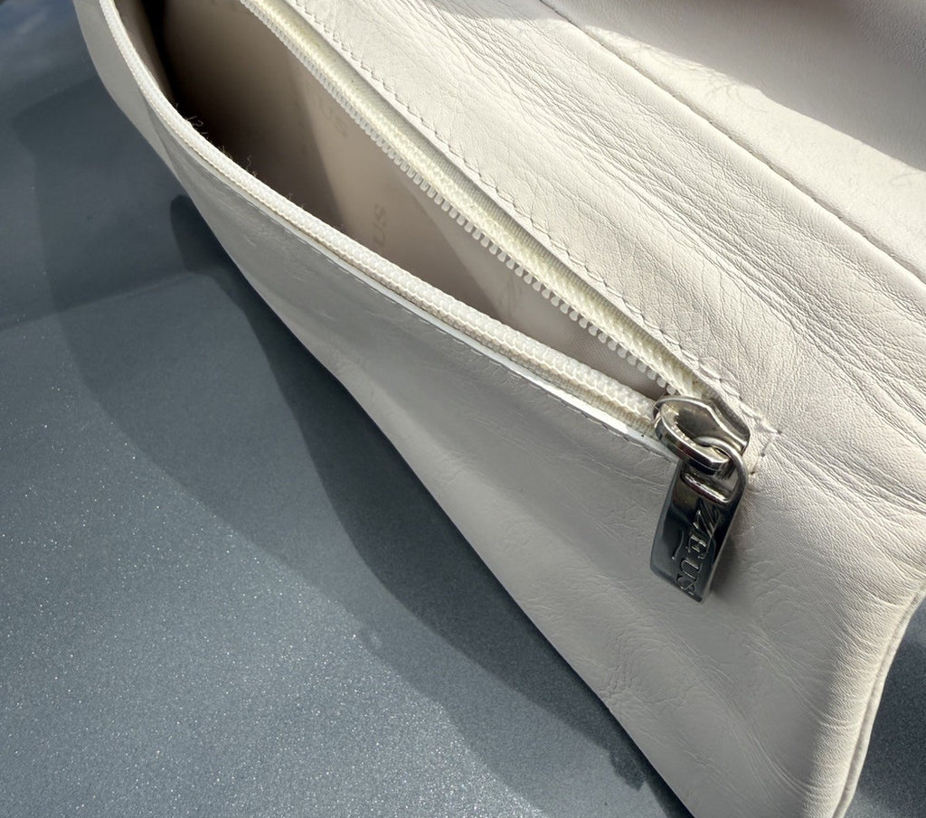 Zeus Cream Leather Oval Hardware Clutch4