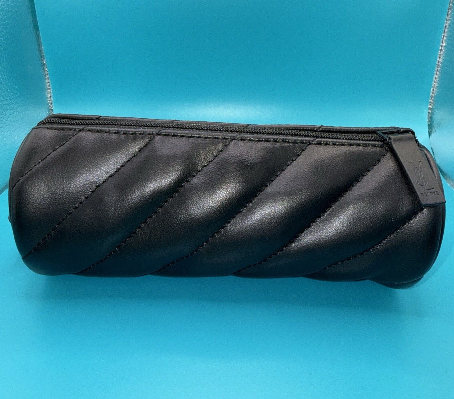 Yves Saint Laurent Beaute Premium Black Quilted Leather Zip Beauty Bag0
